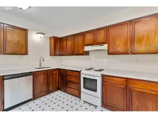 Photo #4: 677897424 Listing