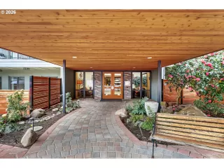 Photo #2: 678317154 Listing