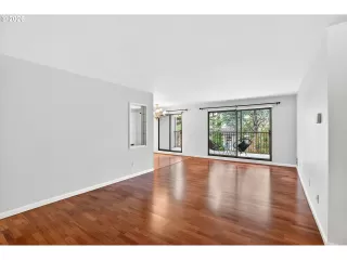 Photo #3: 678317154 Listing