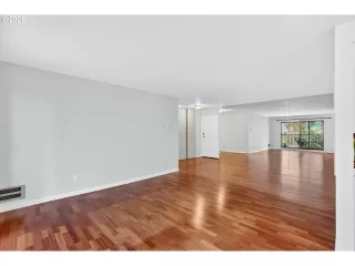 Photo #6: 678317154 Listing