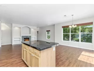 Photo #2: 679093934 Listing 