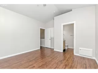 Photo #6: 679093934 Listing 