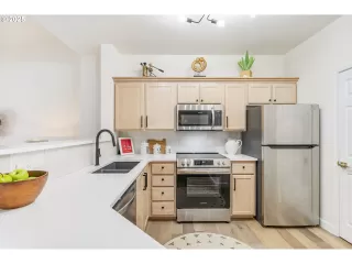 Photo #3: 679410908 Listing