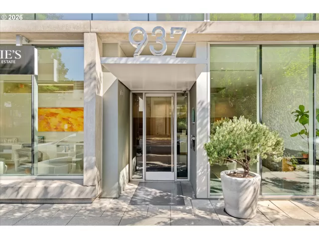 MLS: 679799017 Condo For Sale
