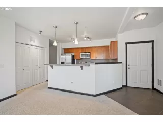 Photo #4: 680315298 Listing