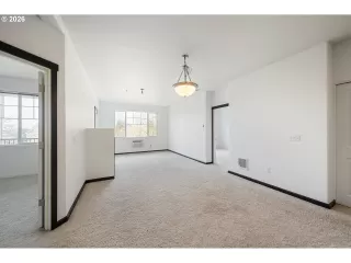 Photo #6: 680315298 Listing