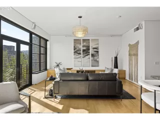 Photo #4: 680672301 Listing 