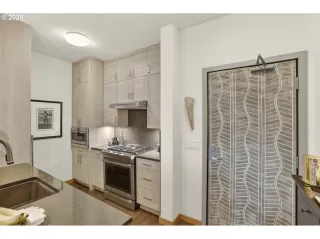 Photo #1: 680687589 Listing