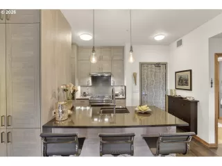 Photo #6: 680687589 Listing