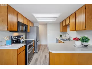 Photo #6: 680780421 Listing