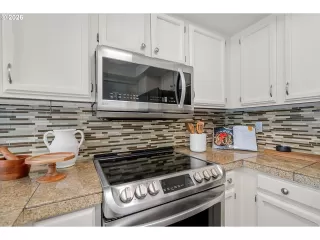 Photo #2: 681107614 Listing 