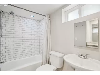 Photo #4: 681138000 Listing 