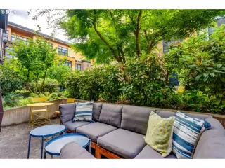 Photo #6: 681295778 Listing 