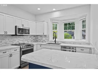 Photo #5: 681472815 Listing