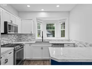 Photo #6: 681472815 Listing