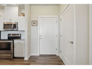 Photo #5: 681554266 Listing