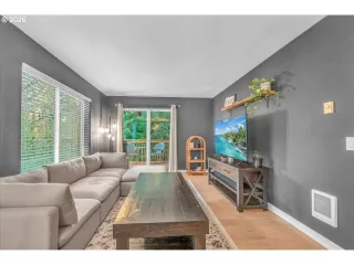 Photo #4: 681721742 Listing 