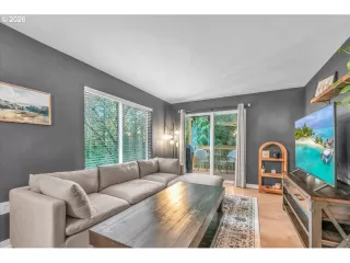 Photo #5: 681721742 Listing 