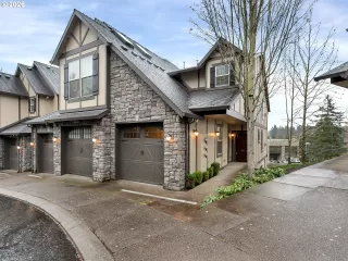 More Details about MLS # 681812340 : 3642 SW BAIRD ST 5