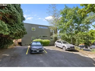 Photo #3: 682074885 Listing 