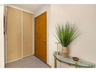 Photo #4: 682238812 Listing