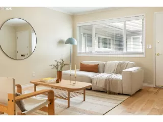 Photo #6: 682670125 Listing