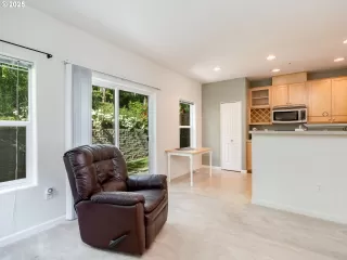 Photo #5: 682681832 Listing 