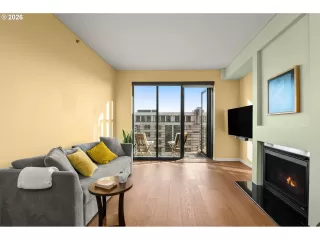 Photo #3: 682921158 Listing