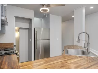 Photo #5: 682923659 Listing 