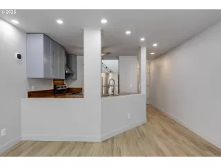 Photo #6: 682923659 Listing 