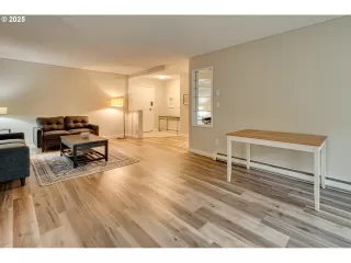 Photo #5: 683191423 Listing 