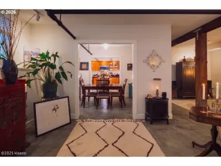 Photo #5: 683395689 Listing 