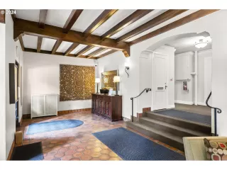 Photo #3: 683734232 Listing 