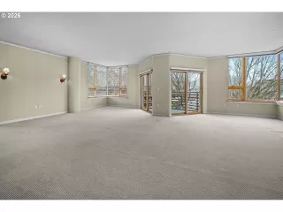 Photo #2: 684293017 Listing 