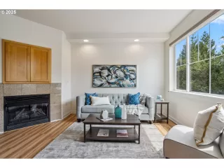 Photo #4: 684411808 Listing