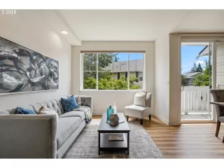 Photo #5: 684411808 Listing