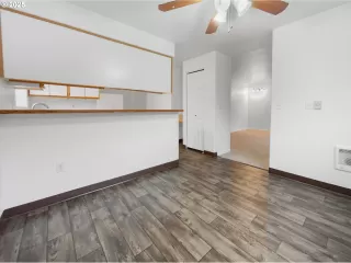 Photo #5: 684480449 Listing