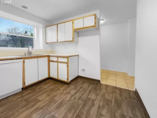 Photo #6: 684480449 Listing