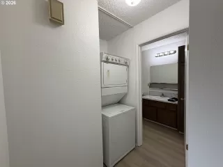 Photo #3: 685354688 Listing