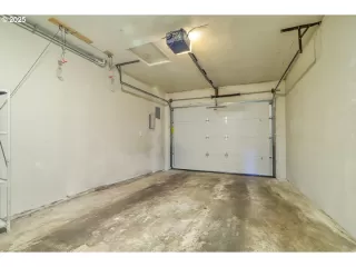 Photo #2: 685575956 Listing