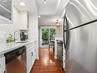 Photo #2: 685753730 Listing 