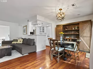 Photo #6: 685753730 Listing 