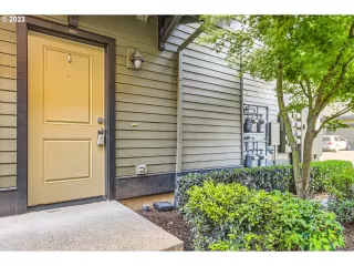 Photo #4: 686352838 Listing 