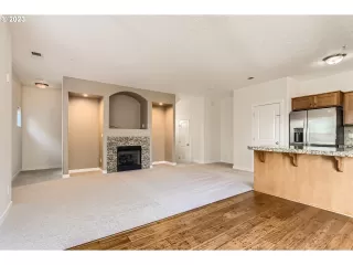 Photo #5: 686352838 Listing 