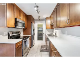 Photo #2: 686424560 Listing 