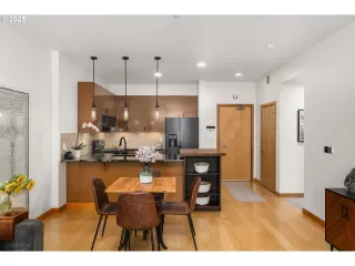 Photo #3: 686489356 Listing 