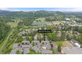 Photo #3: 686684945 Listing