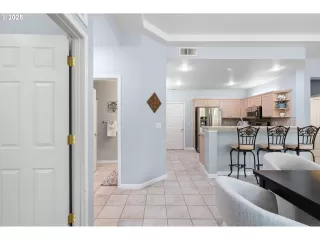 Photo #4: 686847908 Listing 