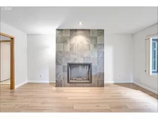 Photo #5: 686984077 Listing 