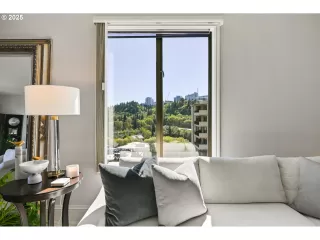 Photo #3: 687088324 Listing 